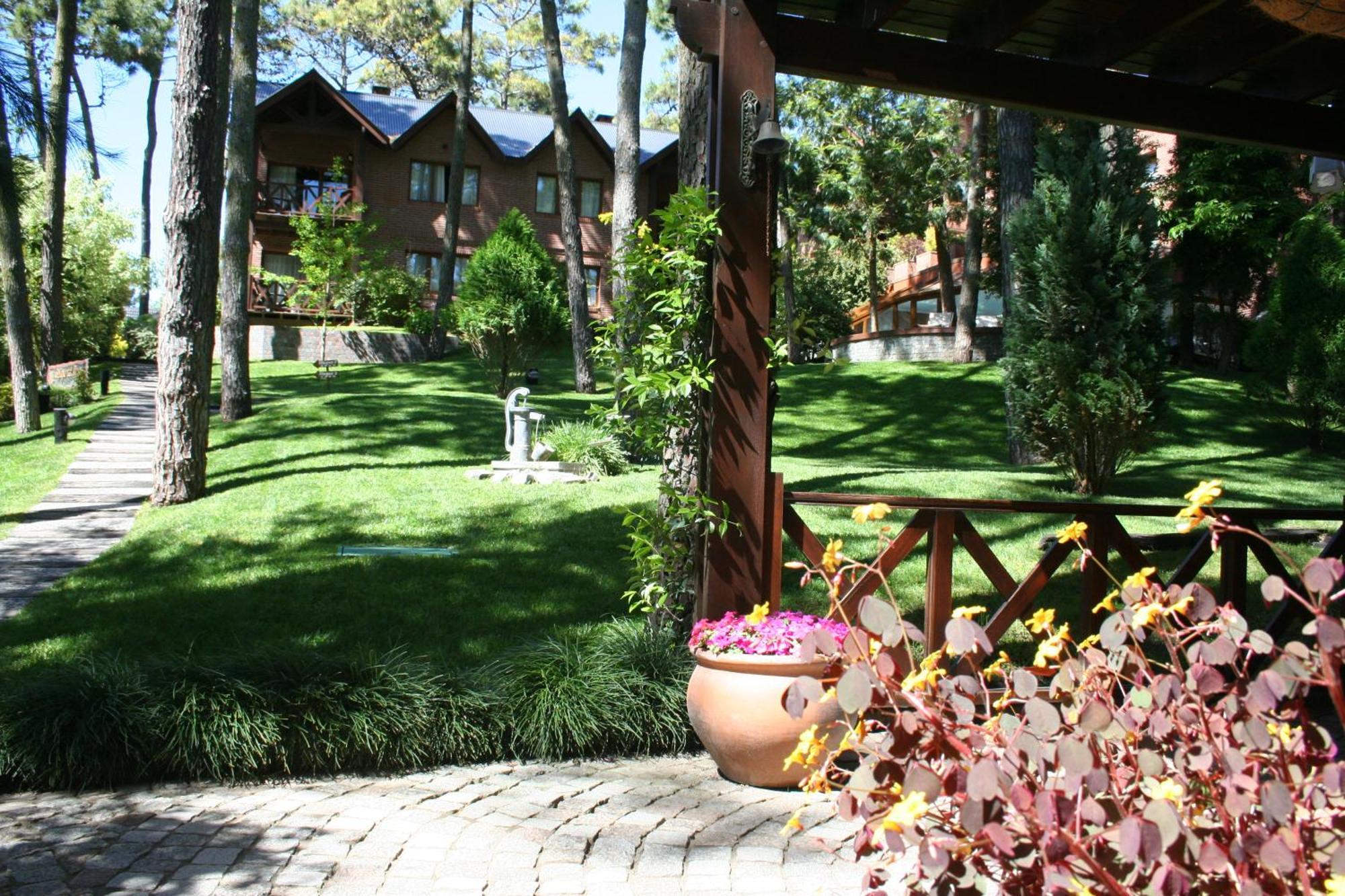 Refugio Del Bosque Villa Carilo Exterior photo